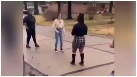 kaylee gain viral video|Video shows middle school girl brutally beaten by classmate.